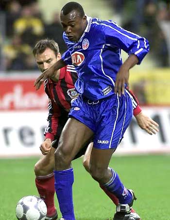 一如既往地 一如既往地