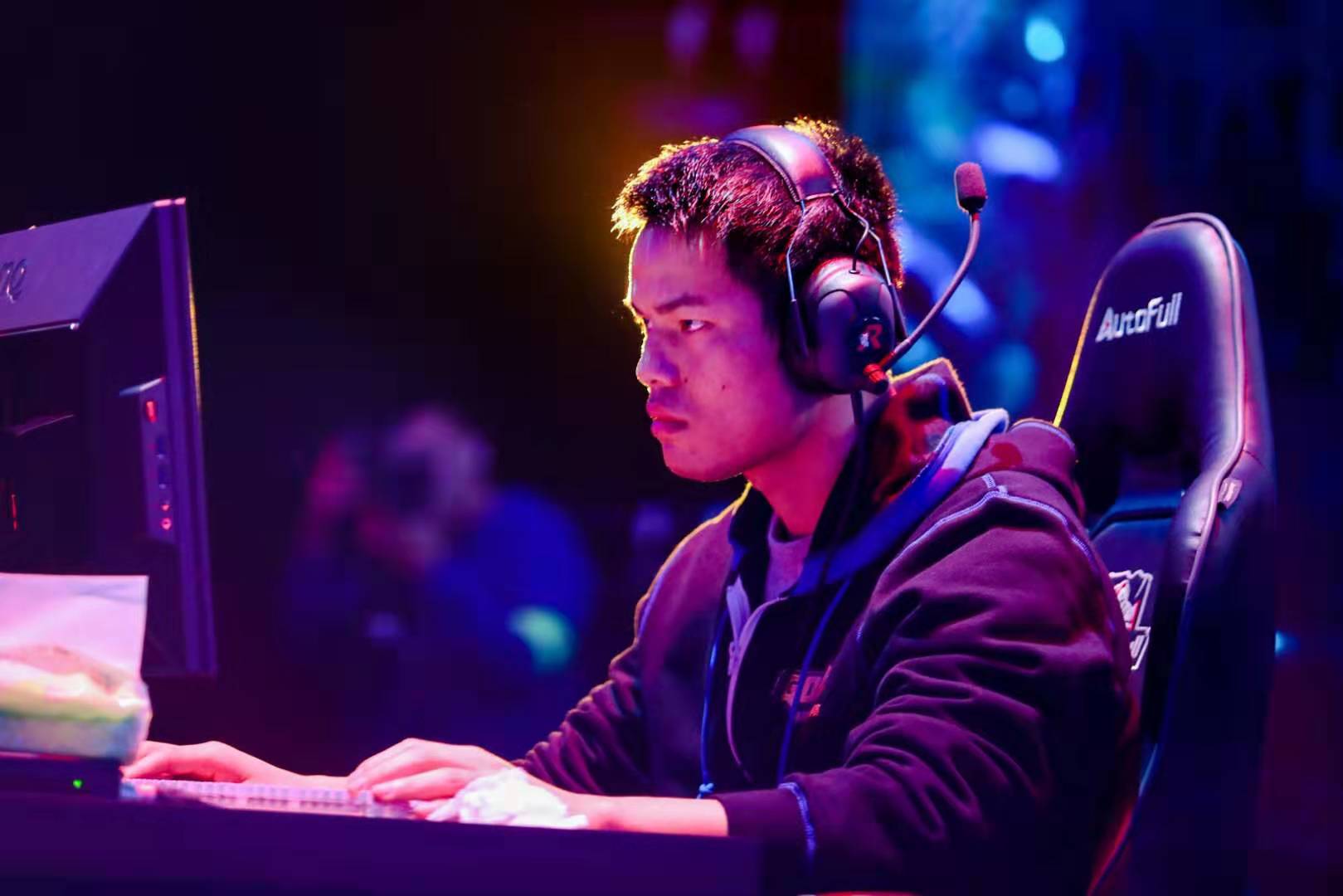 凭借稳定的 凭借稳定的